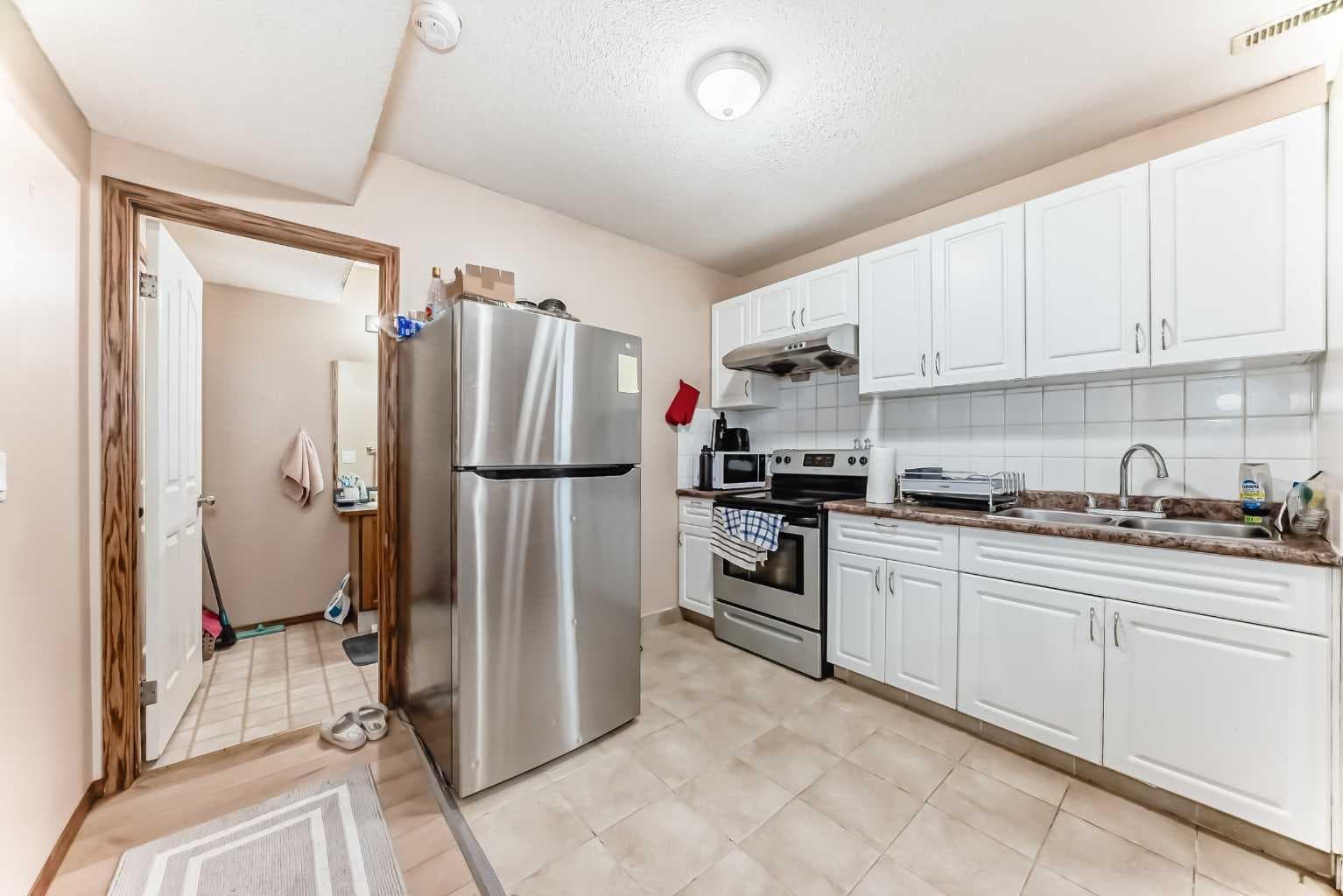 30 Covehaven View NE