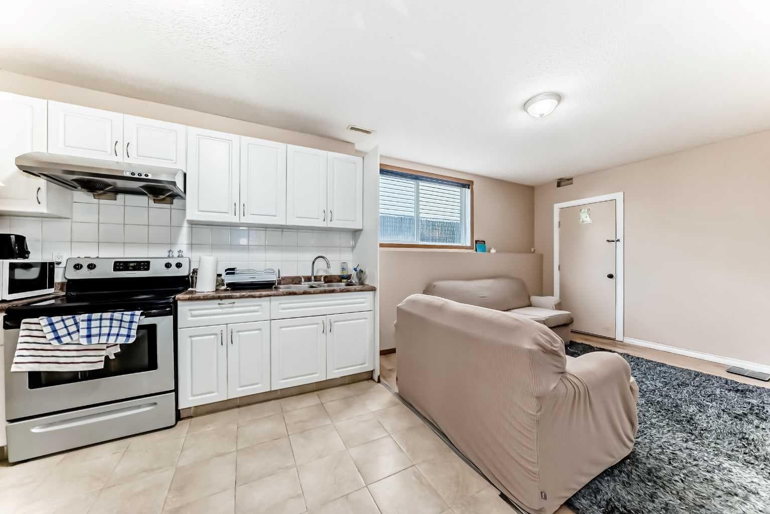 30 Covehaven View NE