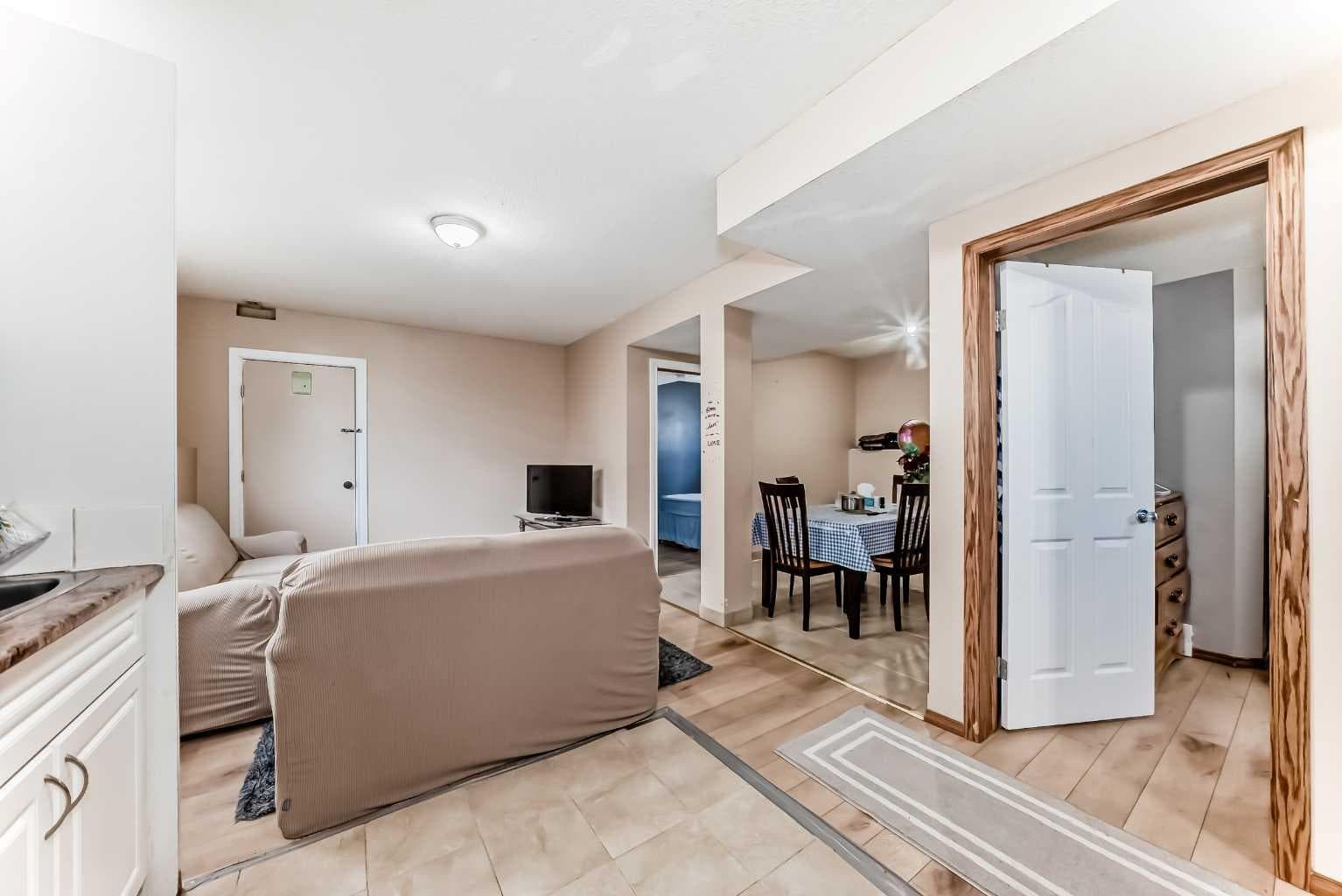 30 Covehaven View NE