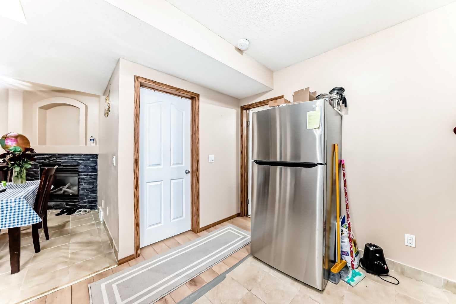 30 Covehaven View NE