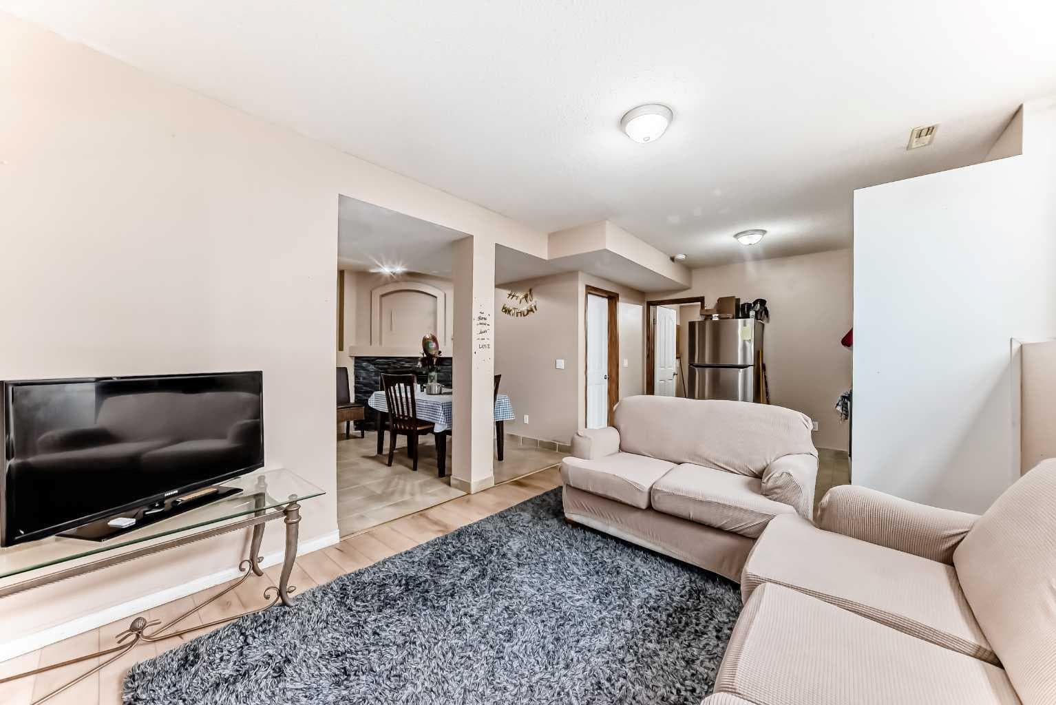 30 Covehaven View NE