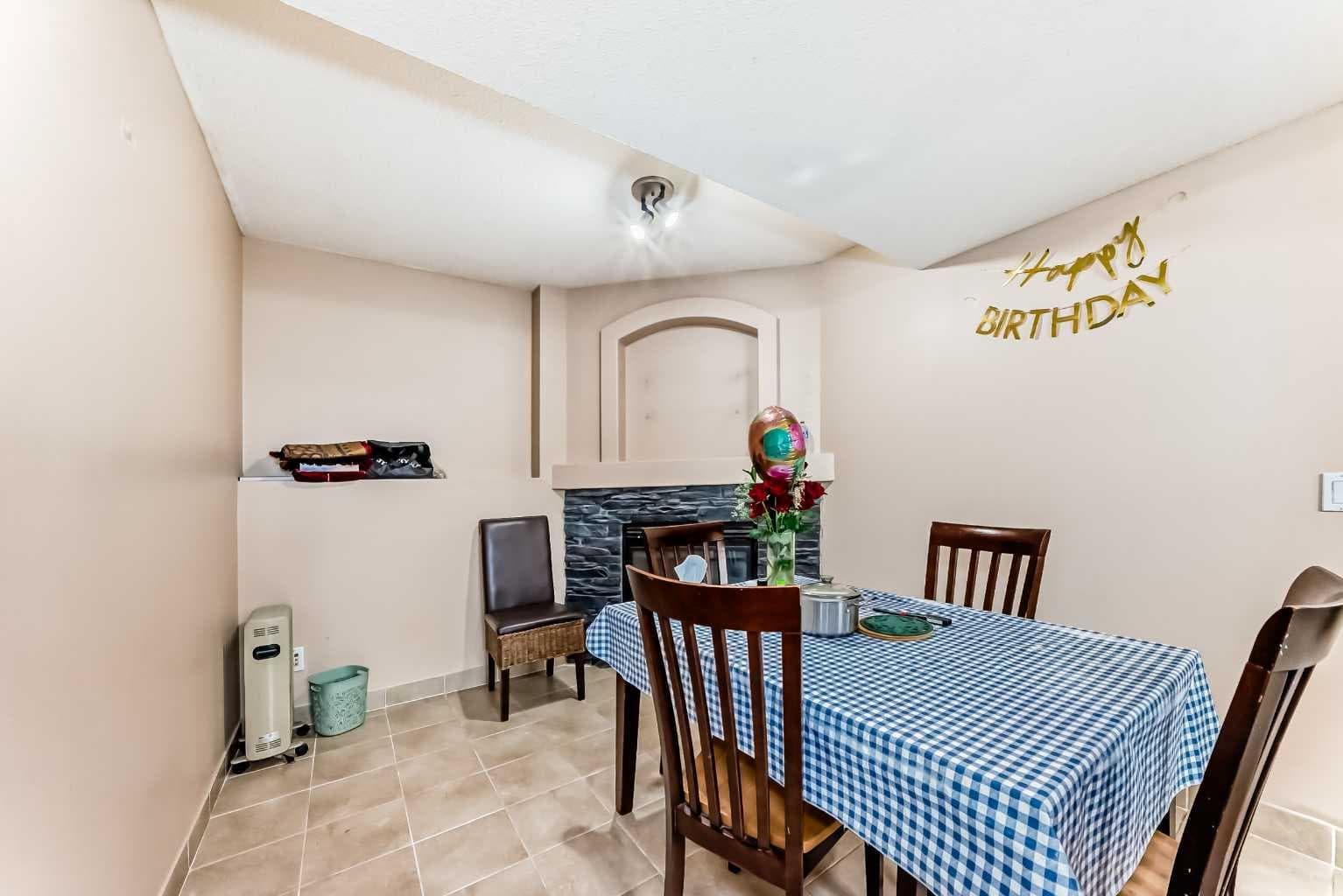 30 Covehaven View NE