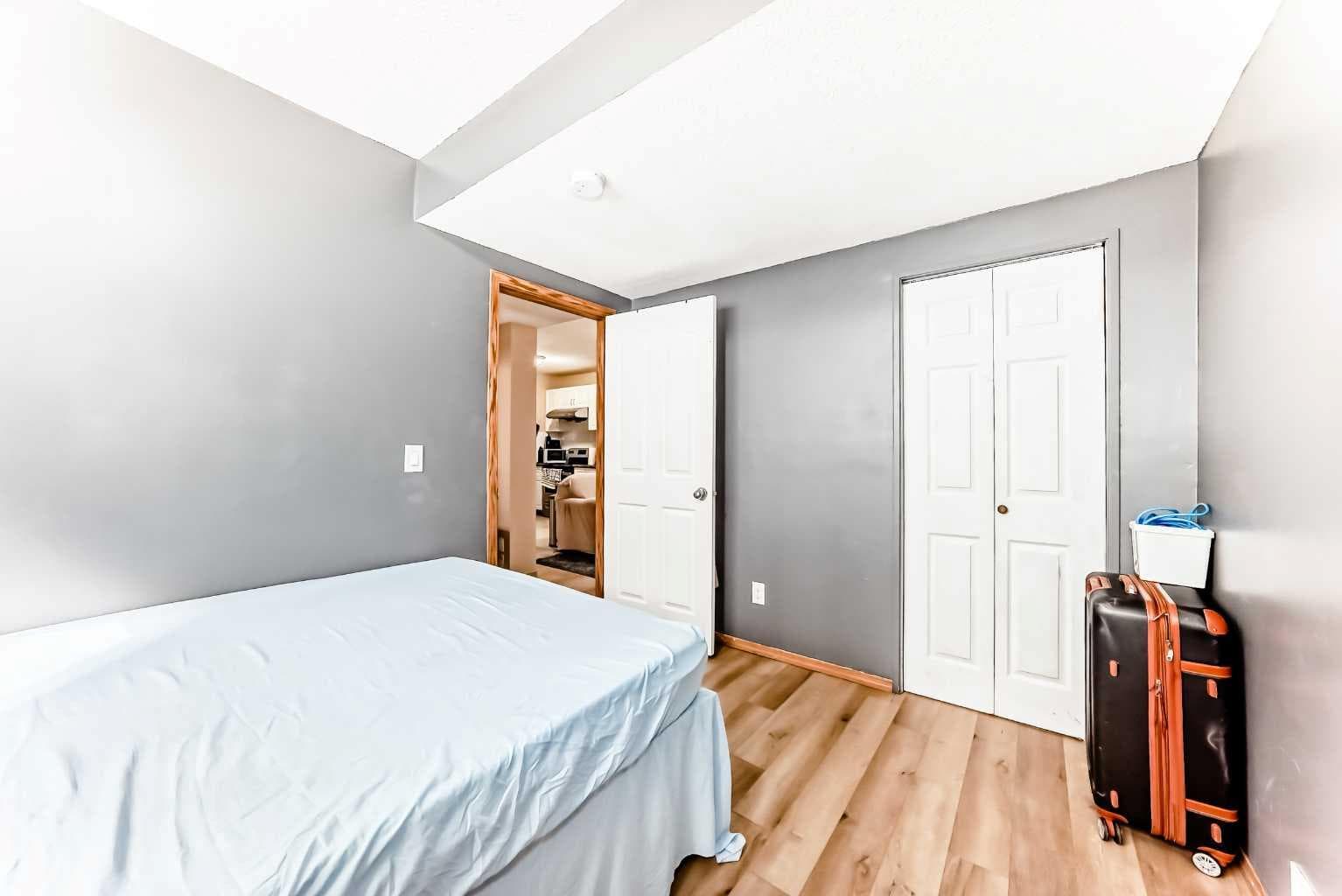 30 Covehaven View NE