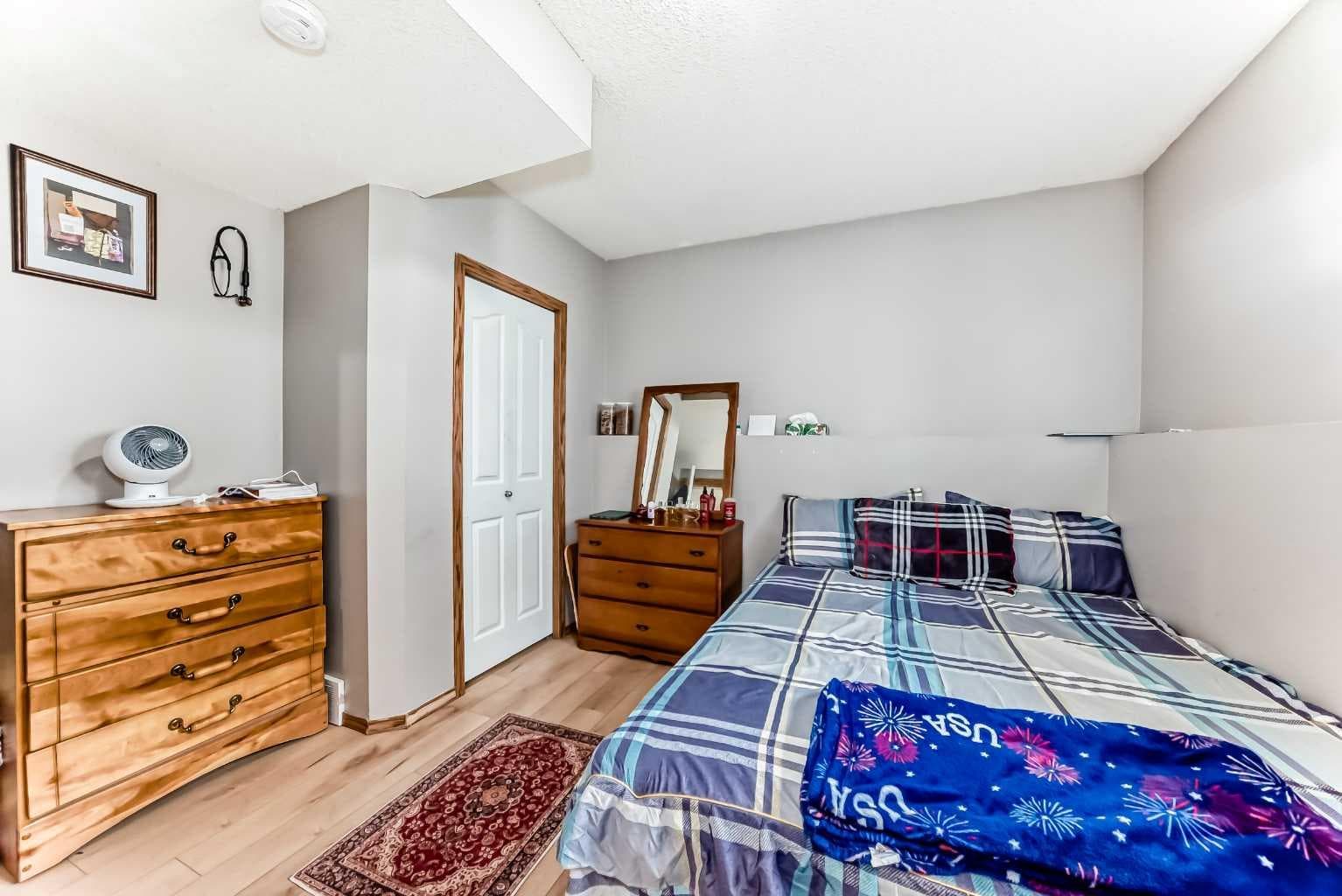 30 Covehaven View NE
