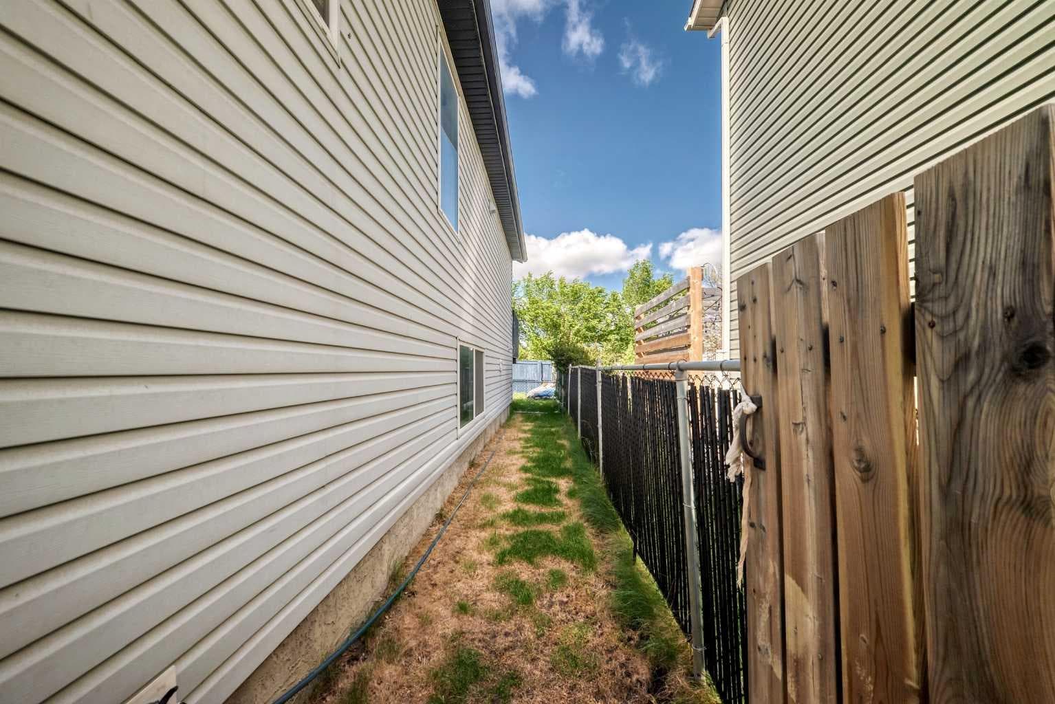 30 Covehaven View NE