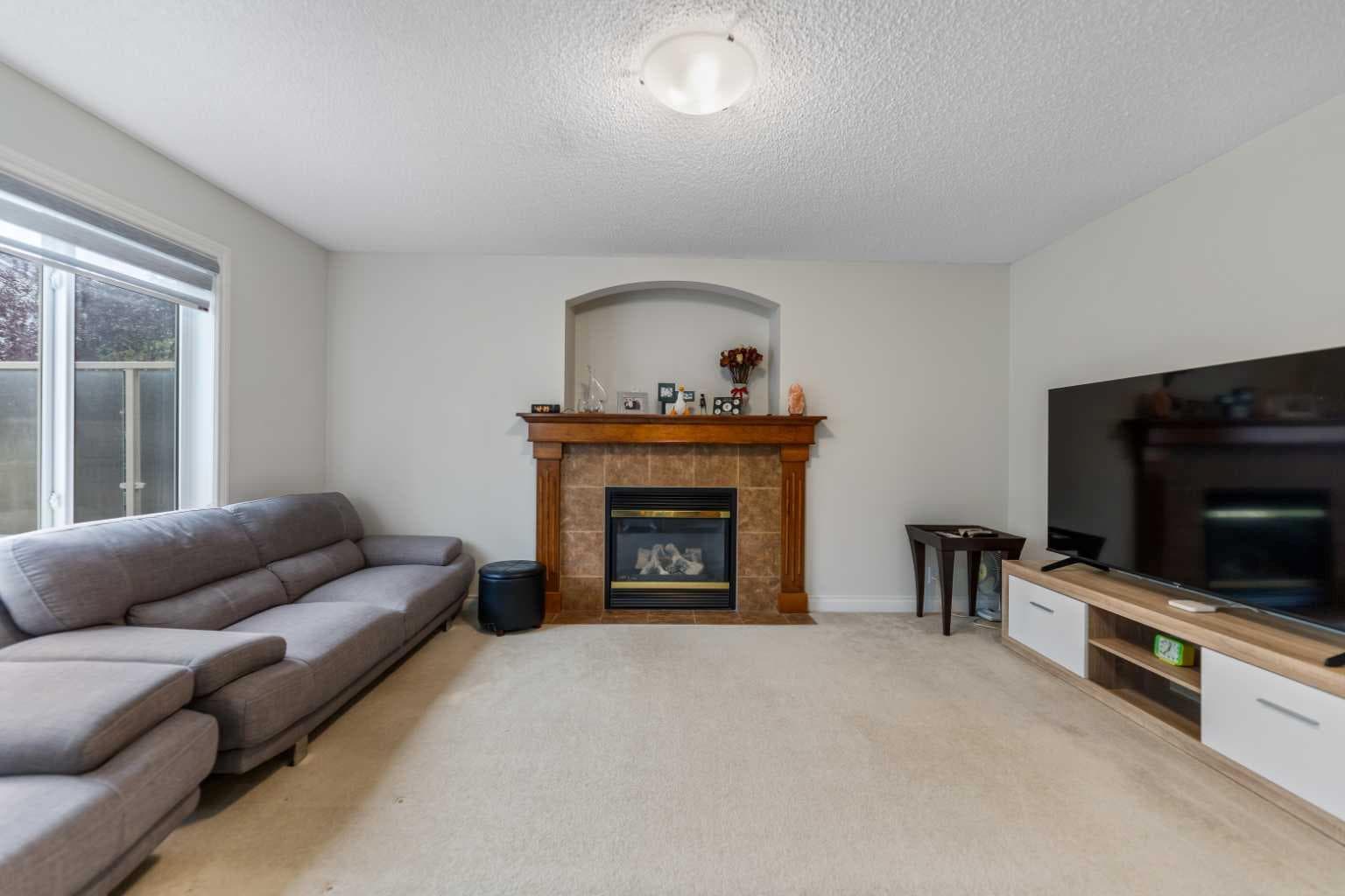 10 Evansmeade Manor NW