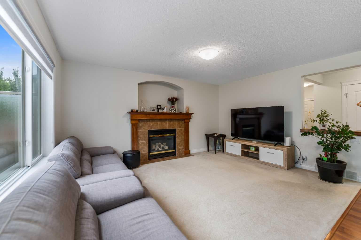 10 Evansmeade Manor NW