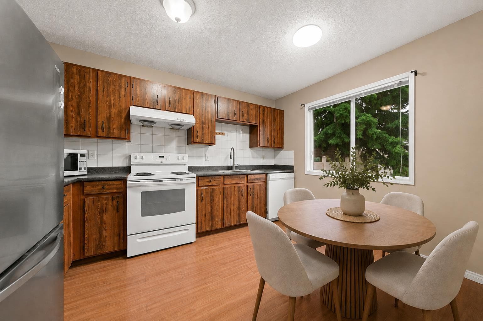 70 Edgeburn Crescent 