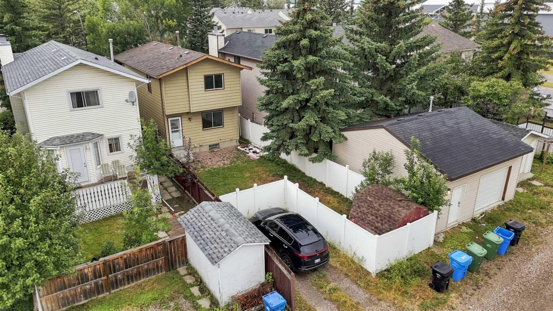70 Edgeburn Crescent 