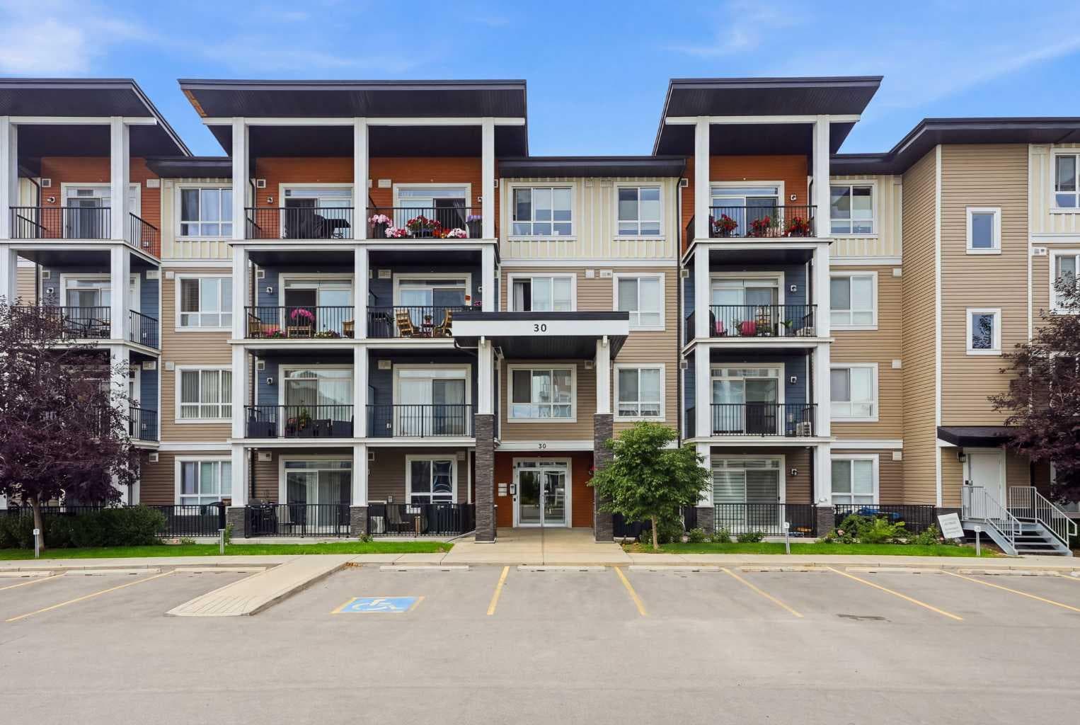 202, 30 Walgrove Walk SE