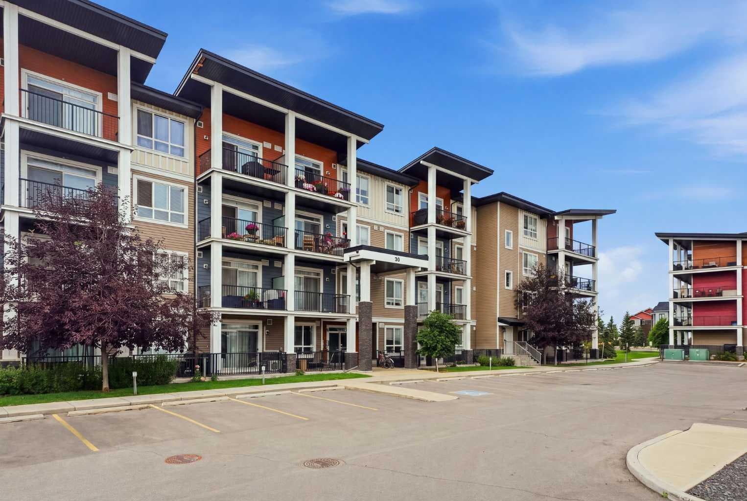 202, 30 Walgrove Walk SE