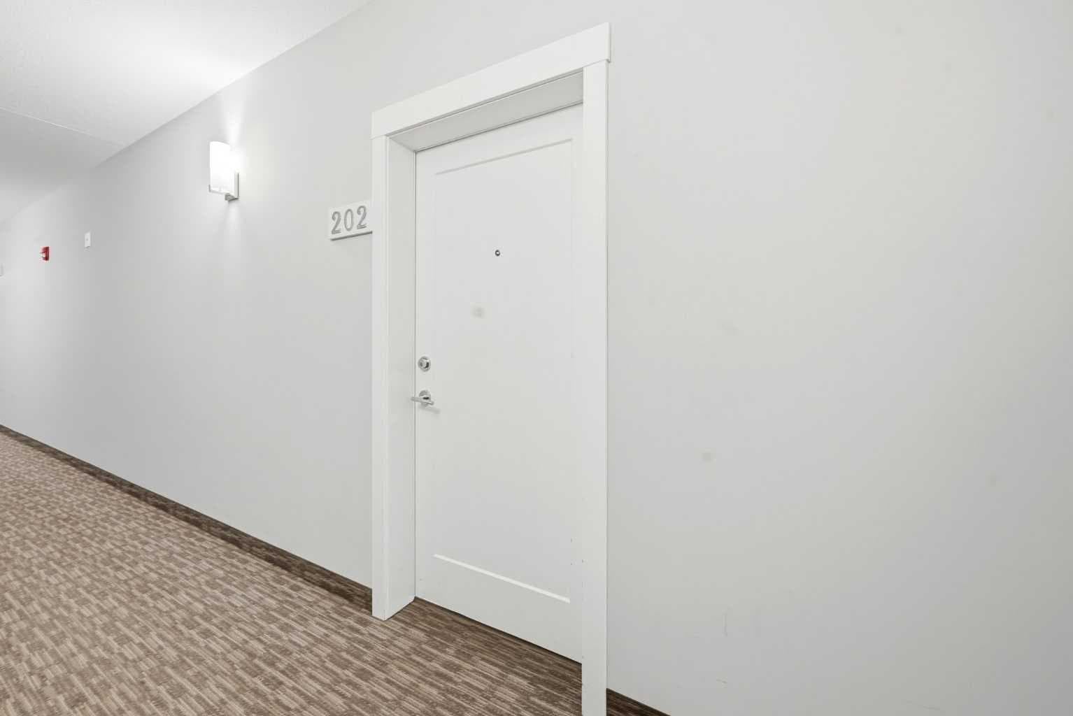 202, 30 Walgrove Walk SE