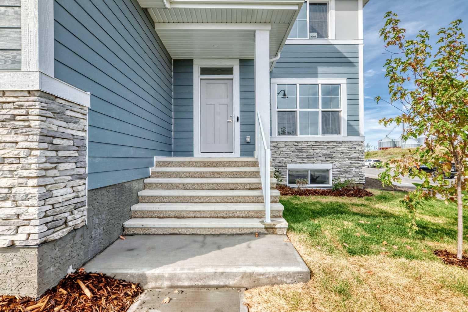 1302 Mahogany Boulevard SE