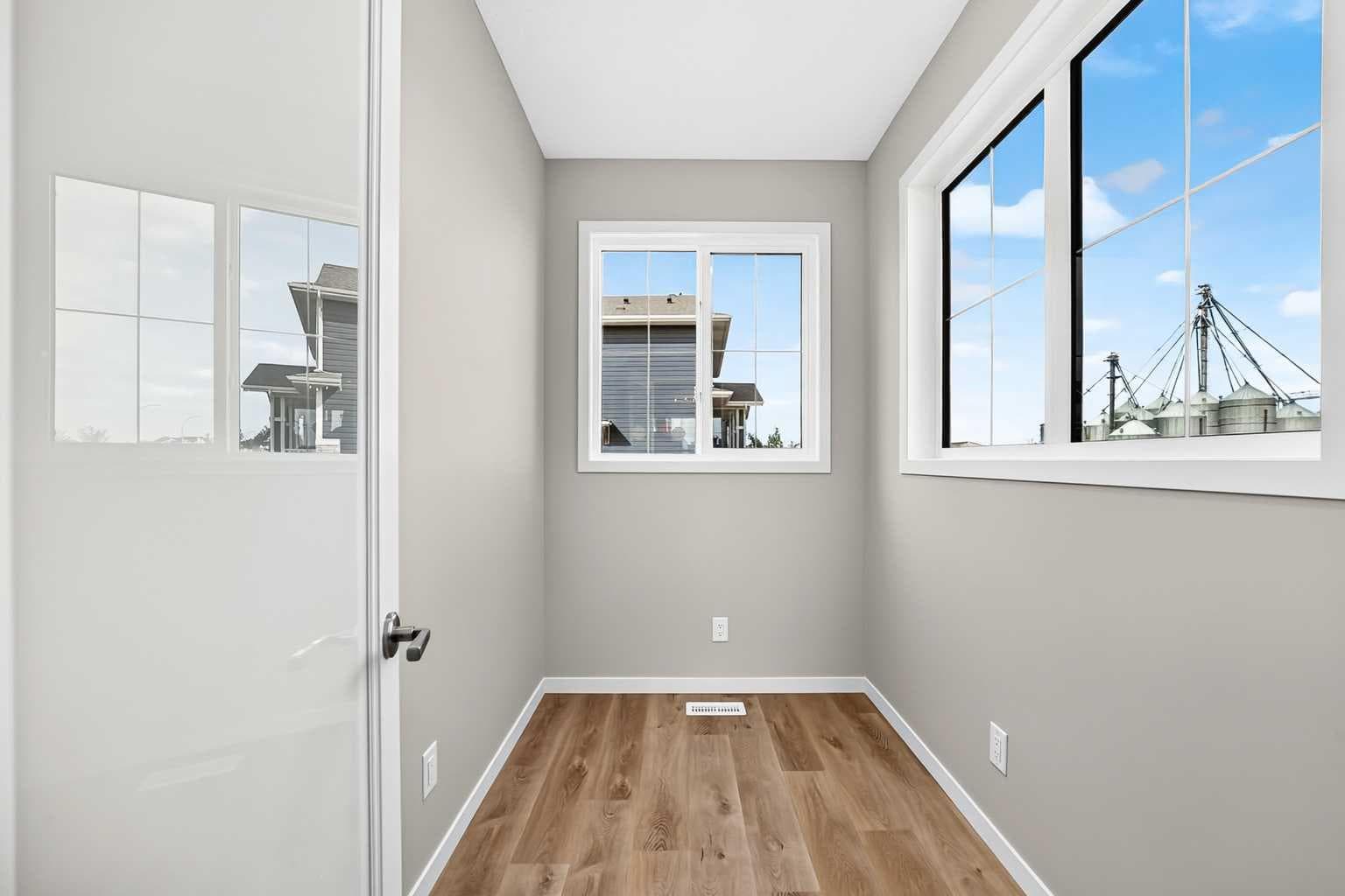 1302 Mahogany Boulevard SE
