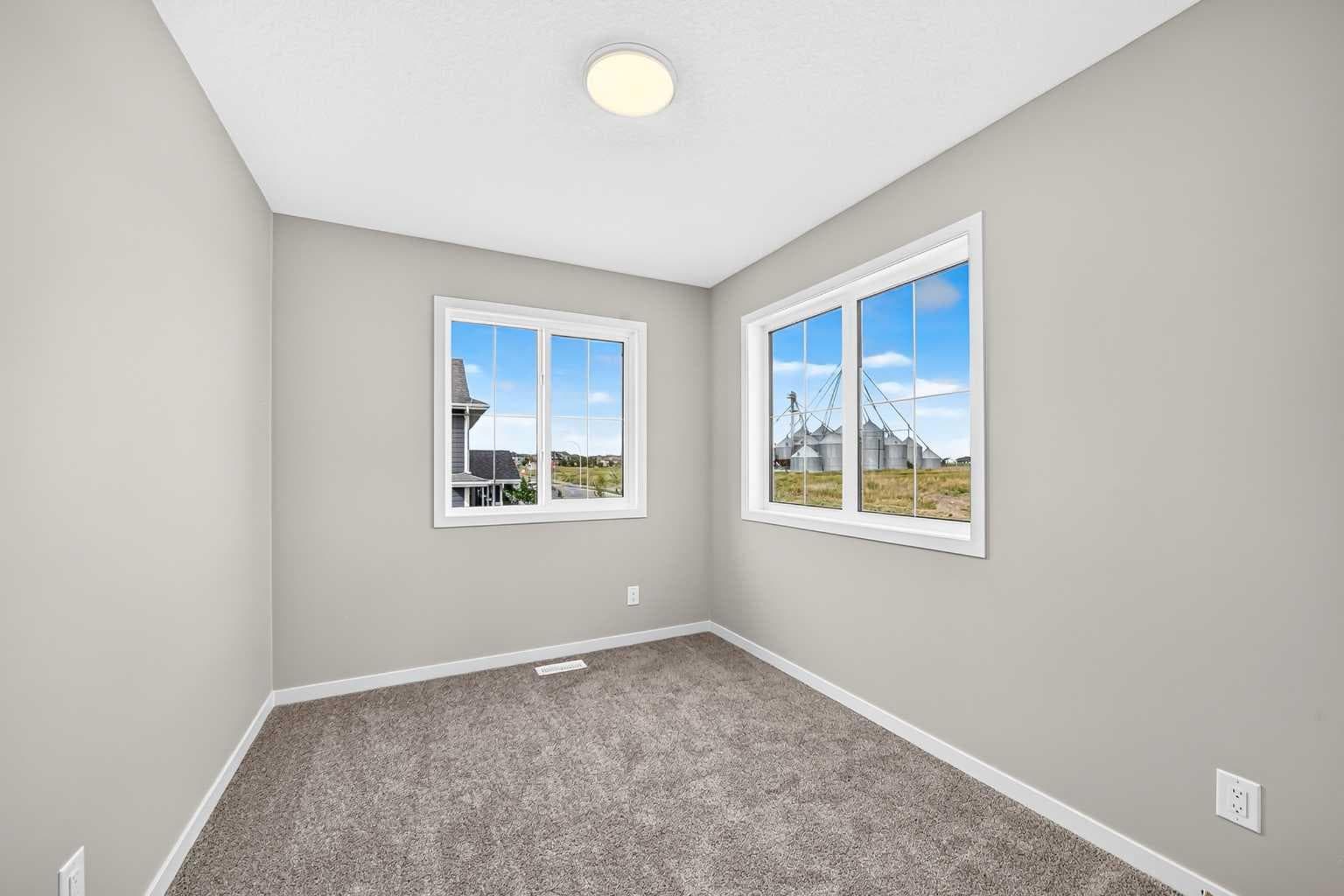 1302 Mahogany Boulevard SE