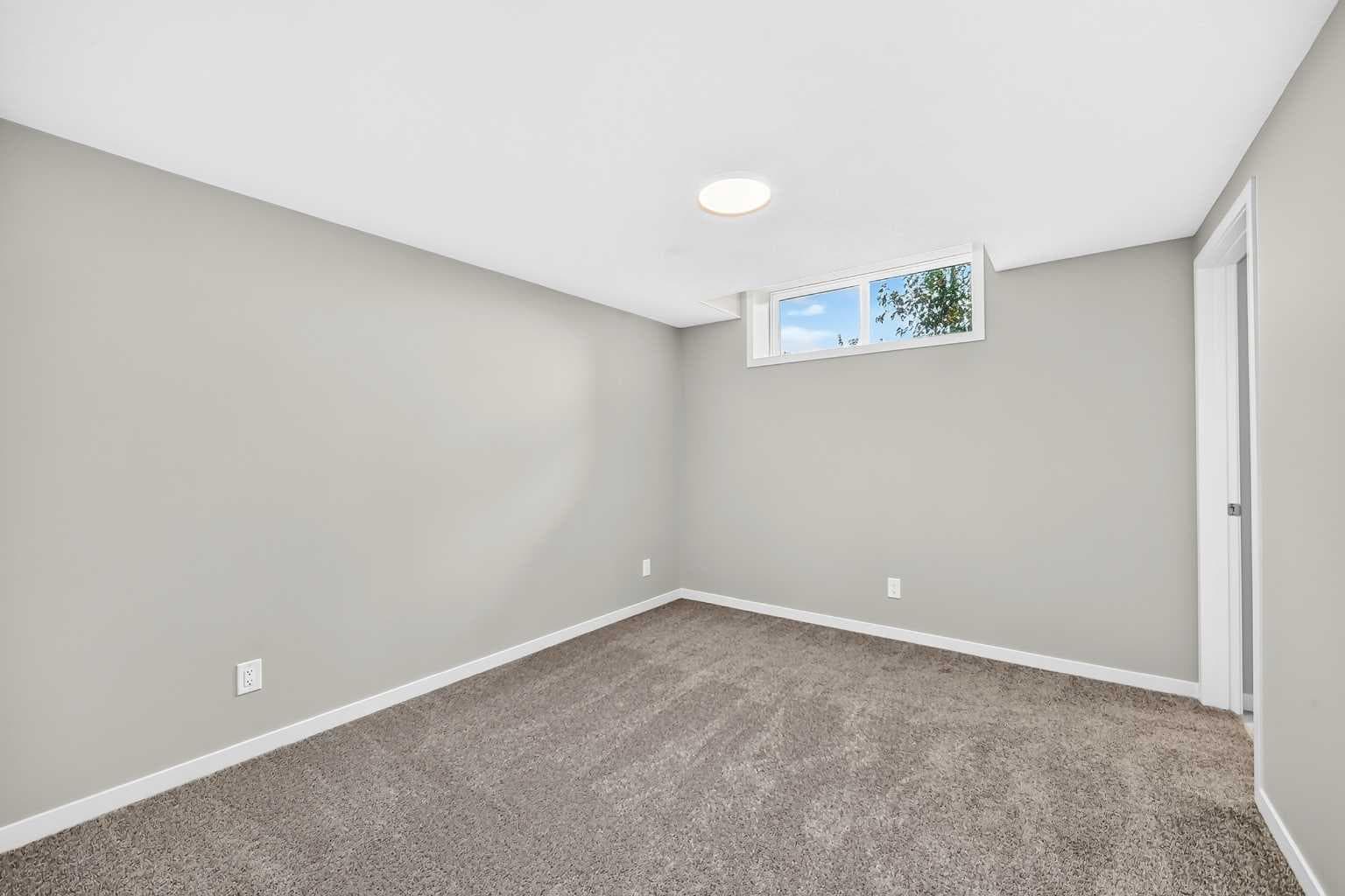 1302 Mahogany Boulevard SE