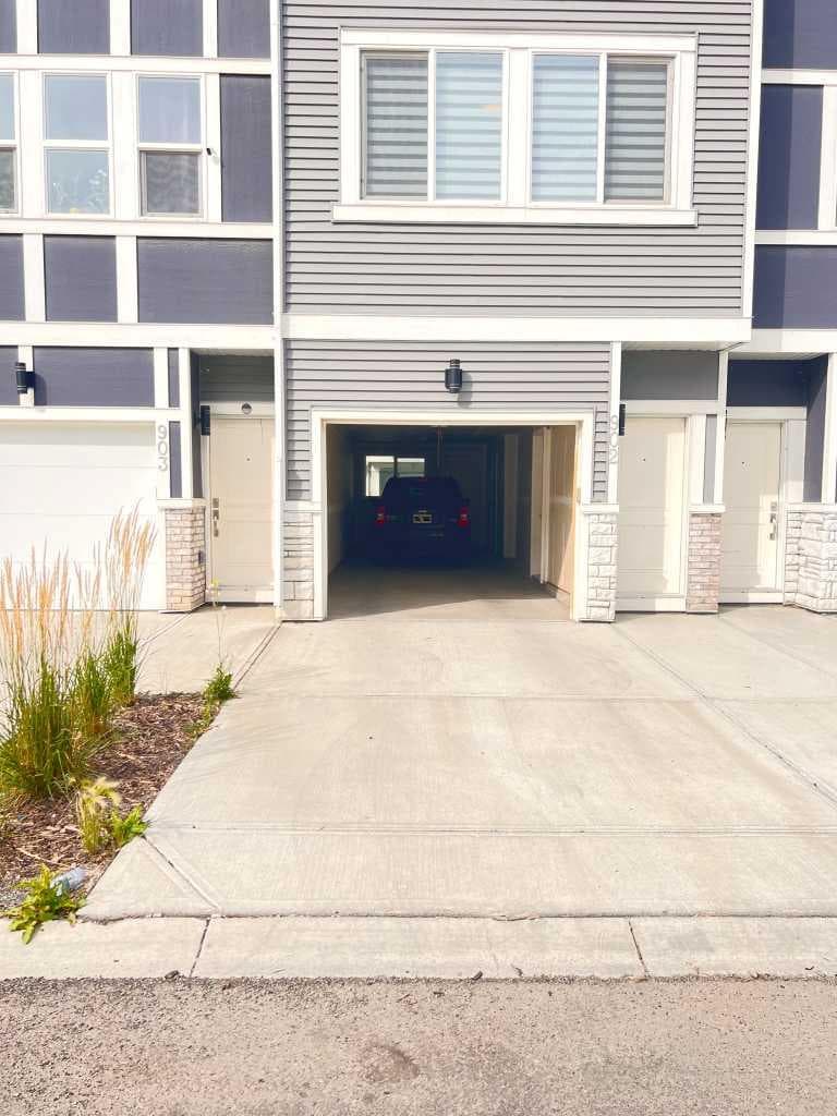 902, 33 Merganser Drive W