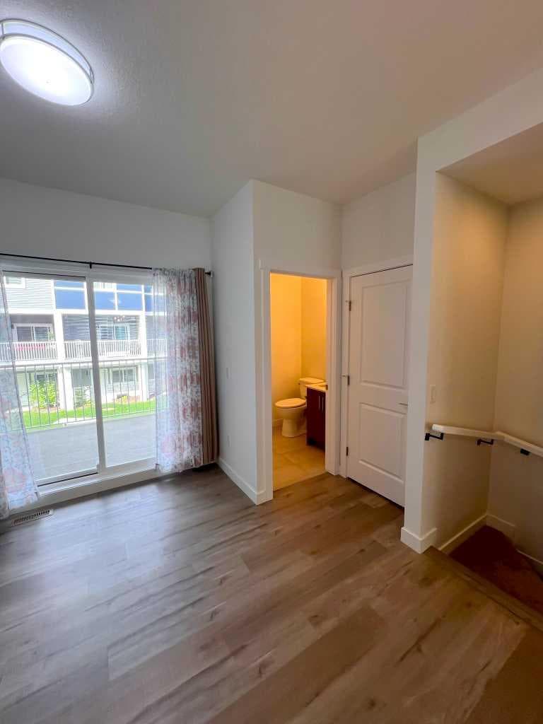 902, 33 Merganser Drive W