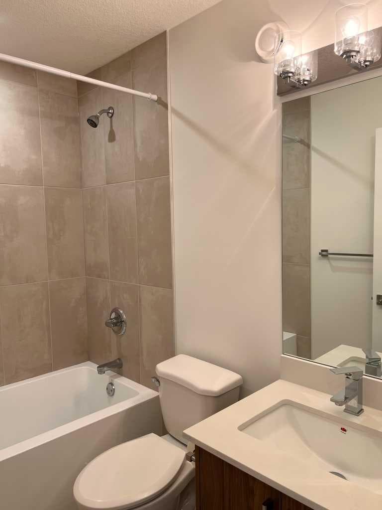 902, 33 Merganser Drive W