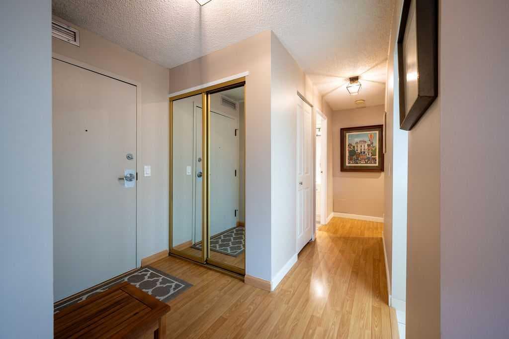 211, 9500 Oakfield Drive SW