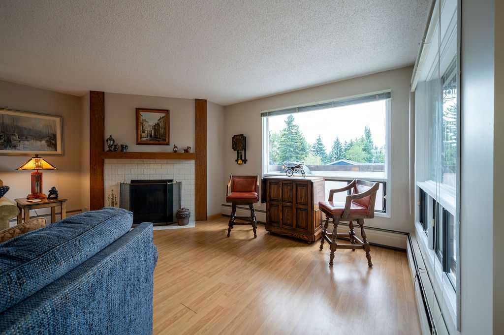 211, 9500 Oakfield Drive SW