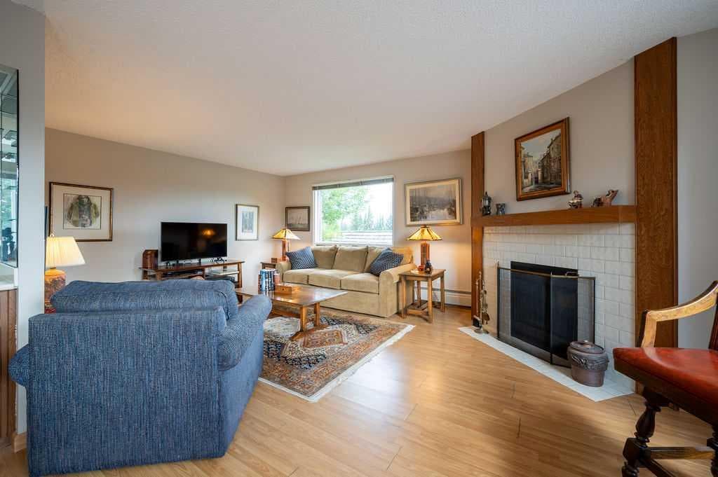 211, 9500 Oakfield Drive SW