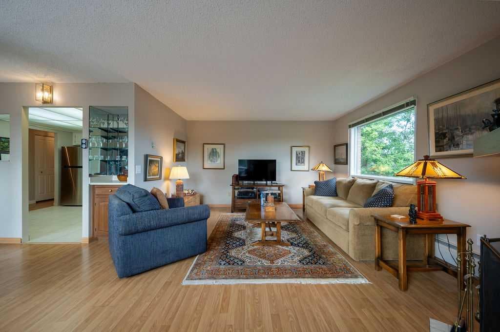 211, 9500 Oakfield Drive SW