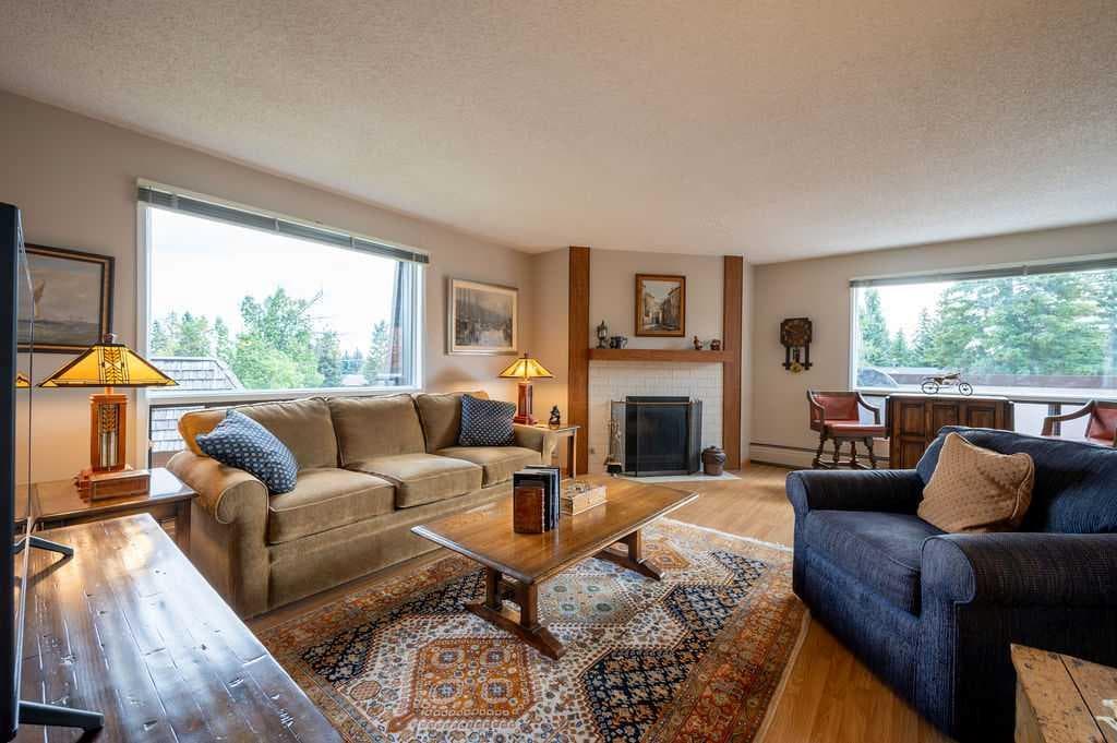 211, 9500 Oakfield Drive SW