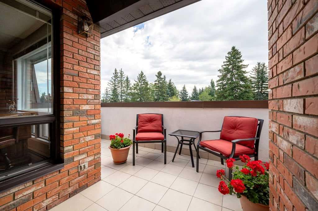 211, 9500 Oakfield Drive SW