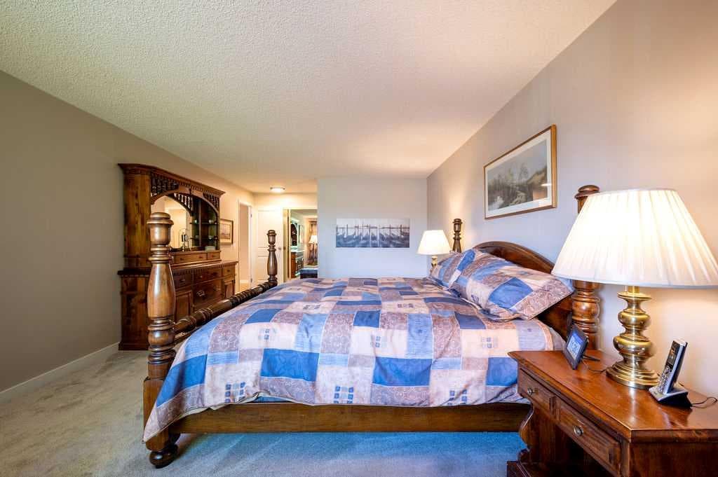 211, 9500 Oakfield Drive SW