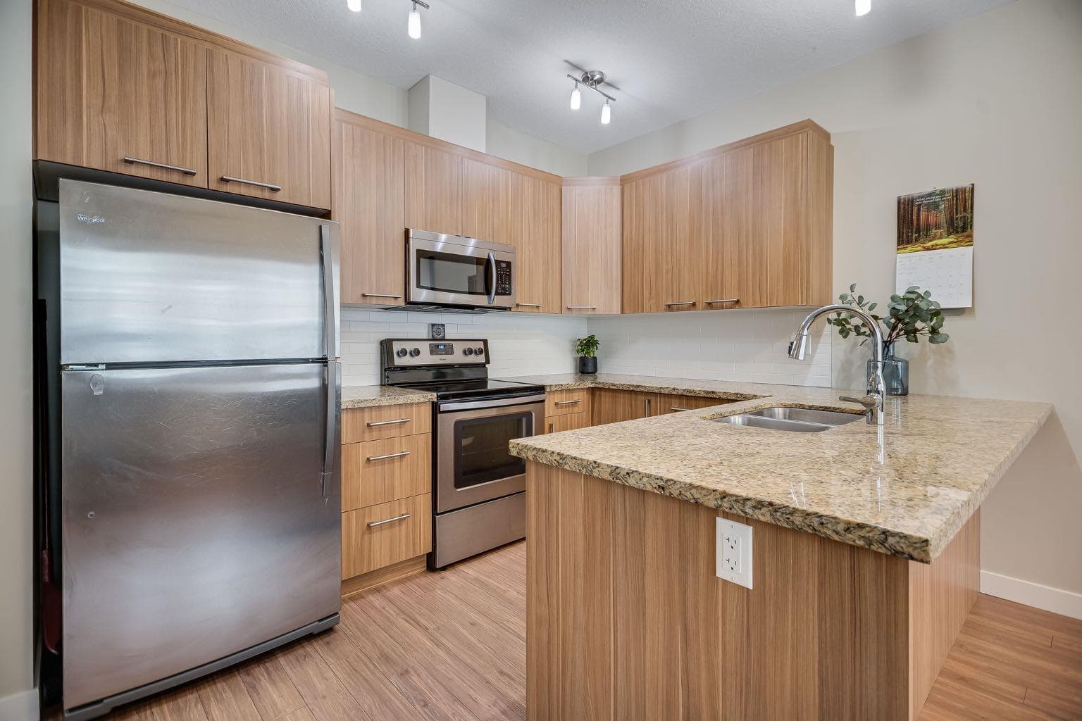 124, 300 Marina Drive 