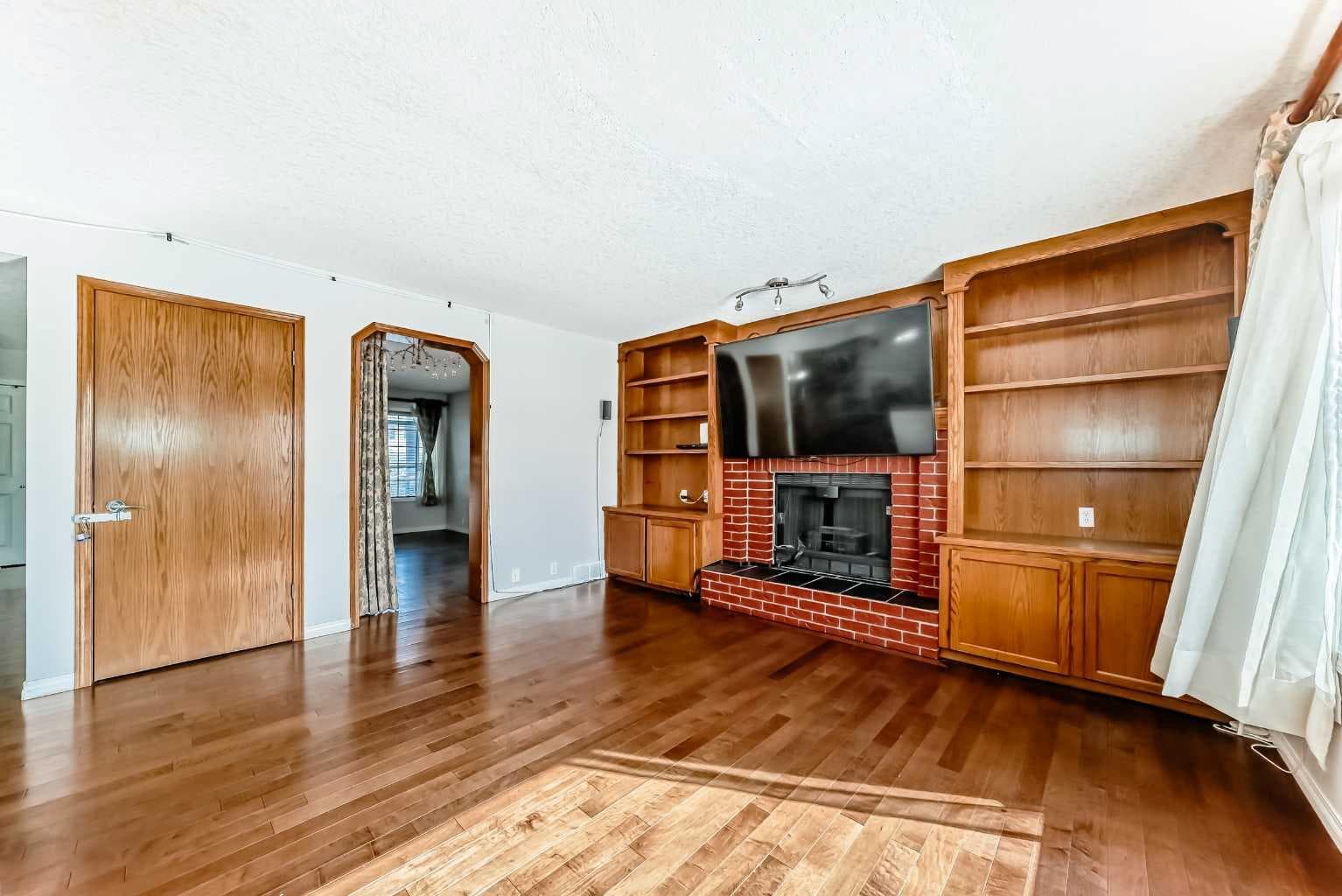 207 Eldorado Close NE