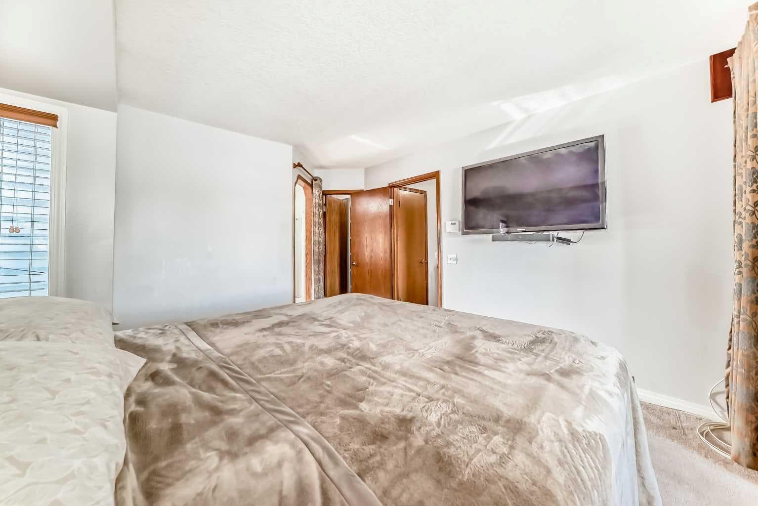 207 Eldorado Close NE