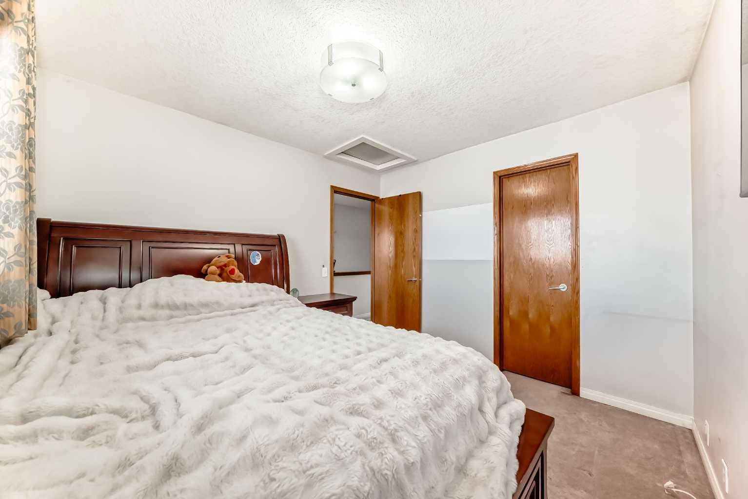 207 Eldorado Close NE